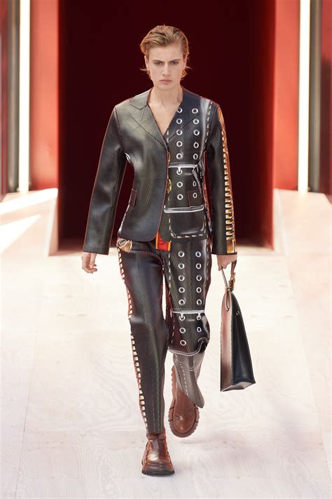 louis vuitton ready to wear collection.